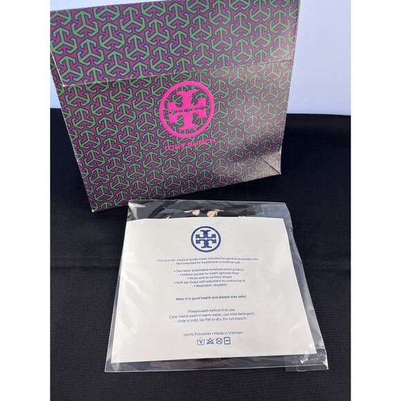 Tory Burch Face Mask New/Sealed Black Floral - Picture 2 of 4